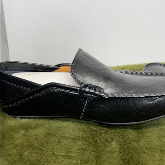 Men’s Sleek Black Slip-On Loafers with Moccasin Stitching - Picture 10 of 13
